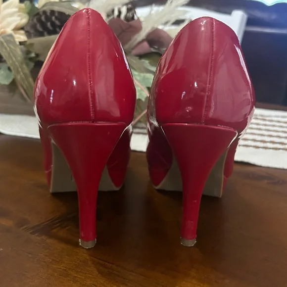 Chic Red Patent Leather Style Pump Heels Unlisted Cherry - Picture 6 of 8